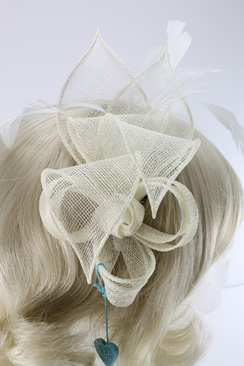 Max and Ellie Lily Comb Fascinator