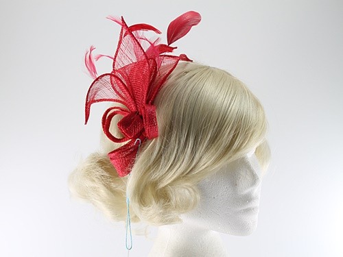 Max and Ellie Lily Comb Fascinator