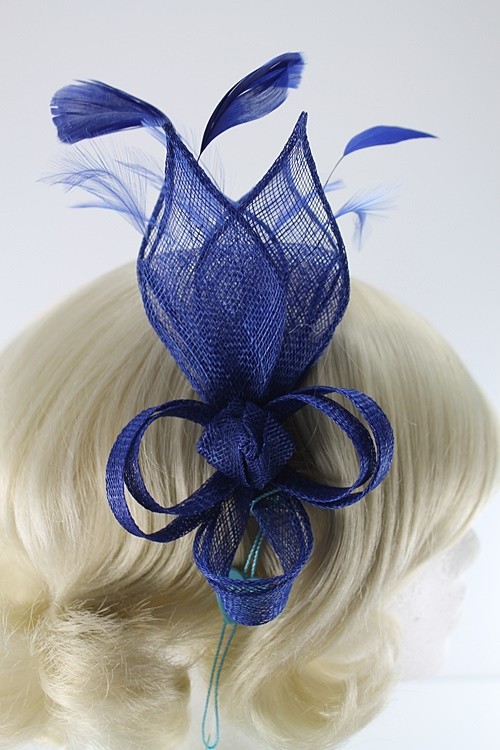 Max and Ellie Lily Comb Fascinator